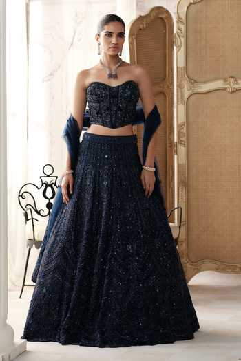 Basanti Kapde aur Koffee Midnight Etoile Embroidered Lehenga Set