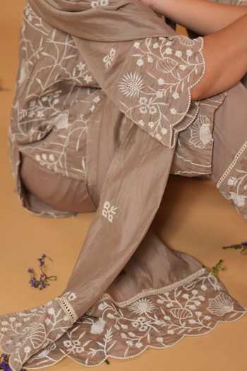 Banera Beige Chanderi V-neck, Yes Petal Embroidered Kurta Set Online at Aza Fashions Banera_Beige Chanderi V-neck, Yes Petal Embroidered Kurta Set _Online_at_Aza_Fashions