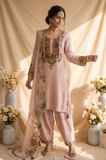 Buy_Mandira Wirk_Pink Chanderi Scoop Neck, Yes Floral Resham Embroidered Kurta Set _Online_at_Aza_Fashions