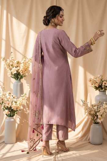 Mandira Wirk Floral Resham Embroidered Kurta Set