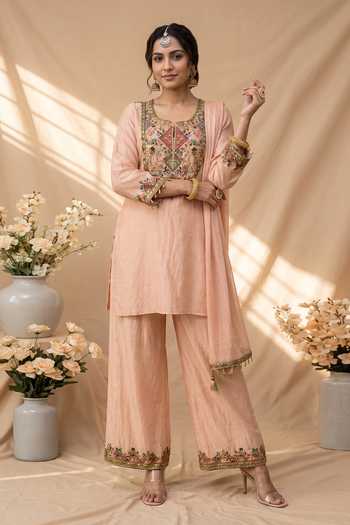 Mandira Wirk Floral Resham Embroidered Kurta Set
