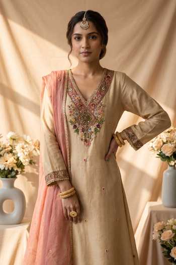 Mandira Wirk_Beige Chanderi Embroidery V-neck Resham Kurta Palazzo Set _Online_at_Aza_Fashions