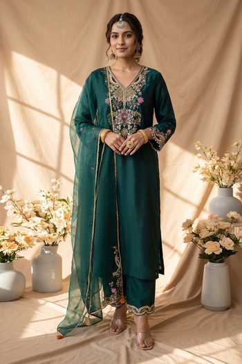 Mandira Wirk Multicoloured Resham Embroidered Kurta Set