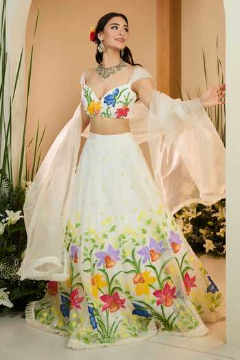 Buy_Meghstudio_White Organza Sweetheart Neck Eden Sequin Gathered Embroidered Lehenga 