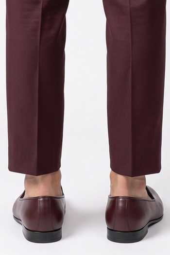 Bubber Couture Burgundy Anders Thread Work Juttis Online at Aza Fashions Bubber Couture_Burgundy Anders Thread Work Juttis _Online_at_Aza_Fashions