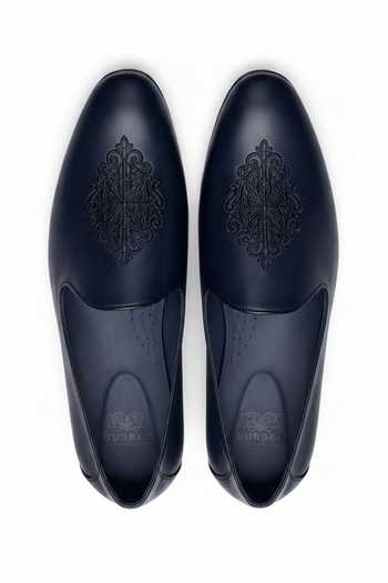 Bubber Couture Esteban Embroidered Slip On Juttis 