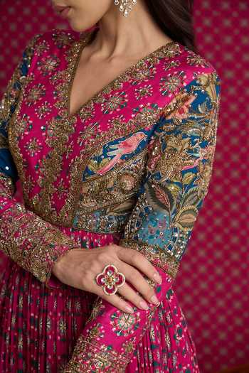 Aayushi Maniar Pink Organza, Silk V-neck Vatika Anarkali With Dupatta Online at Aza Fashions Aayushi Maniar_Pink Organza, Silk V-neck Vatika Anarkali With Dupatta _Online_at_Aza_Fashions