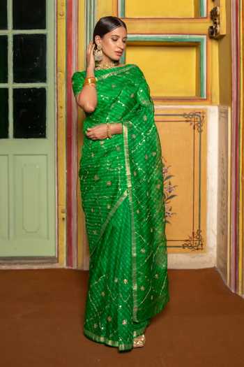 Geroo Jaipur_Green Silk Round Neck Hand Embroidered Saree With Blouse _Online_at_Aza_Fashions