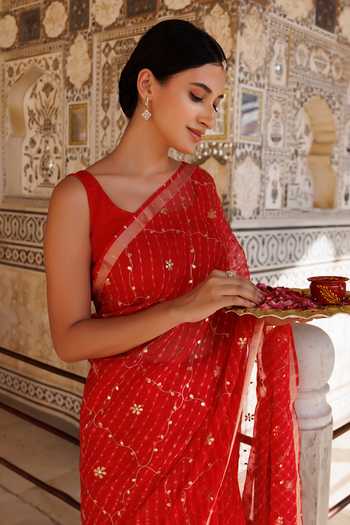 Buy_Geroo Jaipur_Red Silk, Cotton Round Neck Checkered Pattern Saree With Blouse _Online_at_Aza_Fashions
