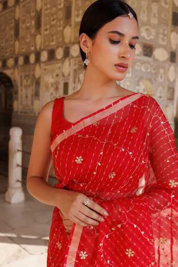 Shop_Geroo Jaipur_Red Silk, Cotton Round Neck Checkered Pattern Saree With Blouse _Online_at_Aza_Fashions