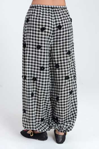 Buy_Jodi_Black Cotton Groove Handloom Balloon Pant _Online_at_Aza_Fashions