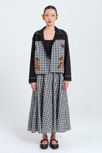 Jodi_Black Handloom Cotton Collared Neck Groove Jacket _Online_at_Aza_Fashions