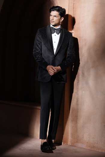 Shop_Varoin Marwah_Black Velvet The Dark Radiance Tuxedo 