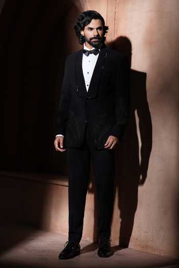 Buy_Varoin Marwah_Black Suiting Embroidery The Shadow Leaf Pattern Tuxedo _Online_at_Aza_Fashions