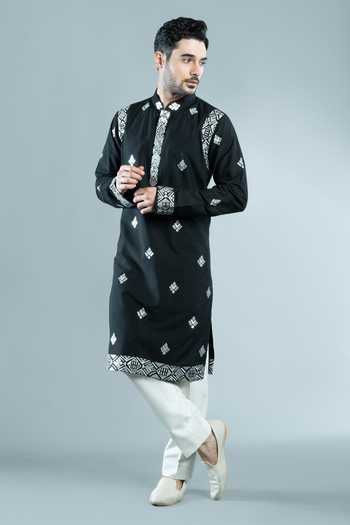 Varoin Marwah Silver Mosaic Embroidered Kurta Set 