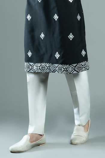 Buy Varoin Marwah Black Silk Silver Mosaic Embroidered Kurta Set Online at Aza Fashions Buy_Varoin Marwah_Black Silk Silver Mosaic Embroidered Kurta Set _Online_at_Aza_Fashions