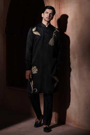 Varoin Marwah The Midnight Lotus Embroidered Kurta Set 