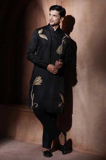 Varoin Marwah The Midnight Lotus Embroidered Kurta Set 