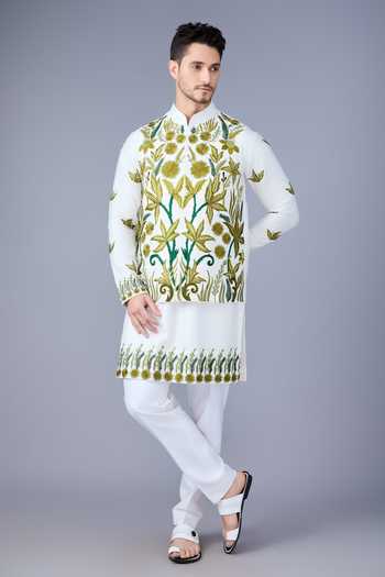 Varoin Marwah The Garden Of The Nawabs Bundi & Kurta Set 