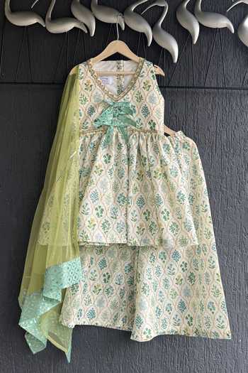 Shop The Little Tales Green Silk, Cotton, Net Floral Print Kurta Set Online at Aza Fashions Shop_The Little Tales_Green Silk, Cotton, Net Floral Print Kurta Set _Online_at_Aza_Fashions
