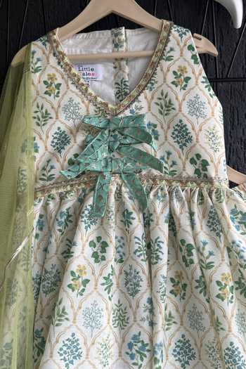 Shop The Little Tales Green Silk, Cotton, Net Floral Print Kurta Set Shop_The Little Tales_Green Silk, Cotton, Net Floral Print Kurta Set