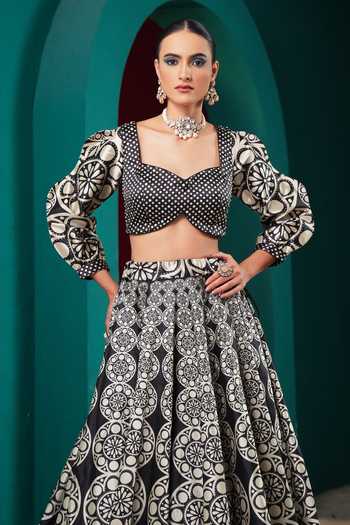 Miku Kumar Black Silk Sweetheart Neck Princess Odette Printed Lehenga Set at Aza Fashions Miku Kumar_Black Silk Sweetheart Neck Princess Odette Printed Lehenga Set _at_Aza_Fashions