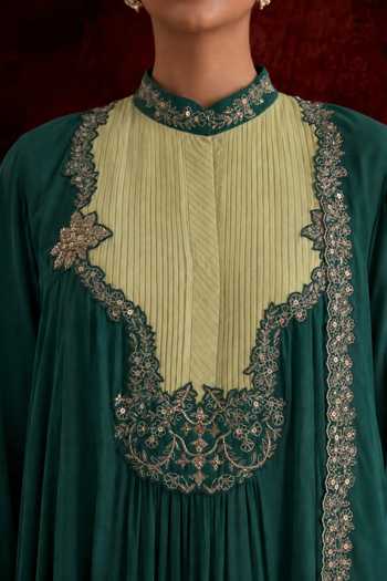 Neelu And Manvi Green Silk, Organza, Muslin Mandarin Collar Emerald Noor Kurta Set Online at Aza Fashions Neelu And Manvi_Green Silk, Organza, Muslin Mandarin Collar Emerald Noor Kurta Set _Online_at_Aza_Fashions