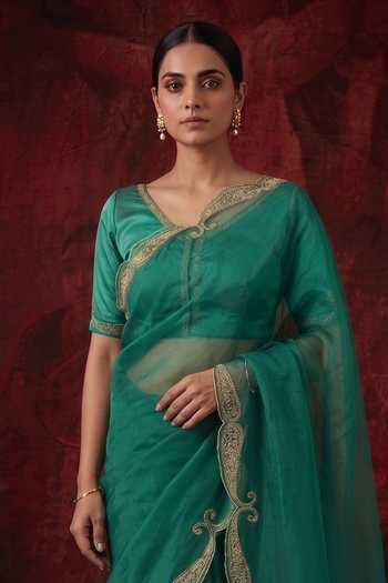 Neelu And Manvi_Emerald Green Silk, Organza V-neck Paisley Border Saree And Blouse _Online_at_Aza_Fashions