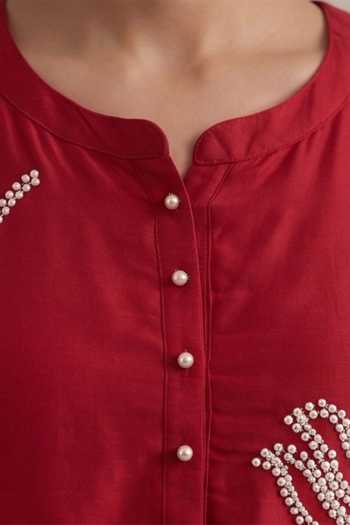 Shop Neelu And Manvi Red Organza, Georgette, Satin Round Neck Embroidered Kurta Pant Set Shop_Neelu And Manvi_Red Organza, Georgette, Satin Round Neck Embroidered Kurta Pant Set