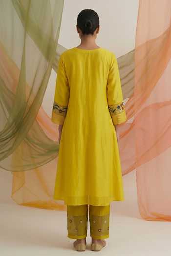 Neelu And Manvi Embroidered Kurta Pant Set 