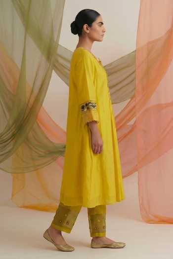 Buy Neelu And Manvi Yellow Organza, Georgette, Satin Round Neck Embroidered Kurta Pant Set Online at Aza Fashions Buy_Neelu And Manvi_Yellow Organza, Georgette, Satin Round Neck Embroidered Kurta Pant Set _Online_at_Aza_Fashions