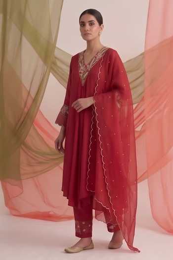 Buy_Neelu And Manvi_Red Organza, Georgette, Satin V-neck Embroidered Kurta Pant Set _Online_at_Aza_Fashions