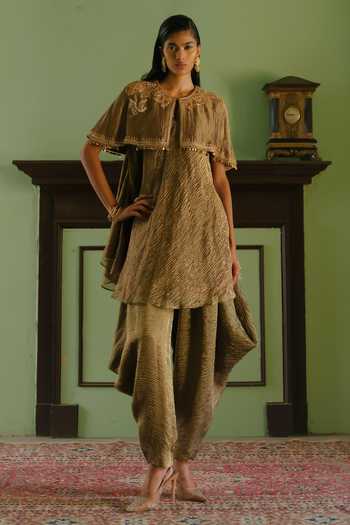 Alam By Tulsi Patel Jotvi Zardozi Embroidered Cape & Pant Set 