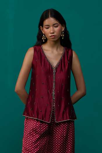 Buy Neitri Maroon Silk, Muslin V-neck Parijat Waistcoat And Bandhani Pant Set Online at Aza Fashions Buy_Neitri_Maroon Silk, Muslin V-neck Parijat Waistcoat And Bandhani Pant Set _Online_at_Aza_Fashions