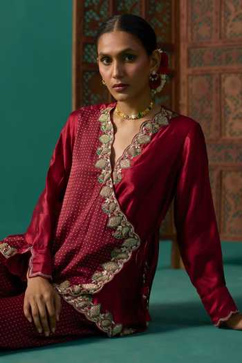 Shop Neitri Maroon Silk, Muslin (mulmul) V-neck Bhairavi Printed Angarkha Top And Pant Set Shop_Neitri_Maroon Silk, Muslin (mulmul) V-neck Bhairavi Printed Angarkha Top And Pant Set