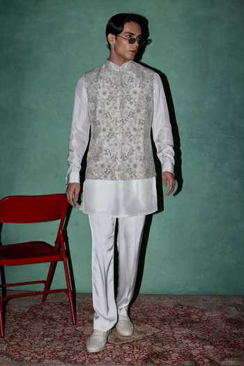 Arjan Dugal Bloom Embroidered Bundi Set