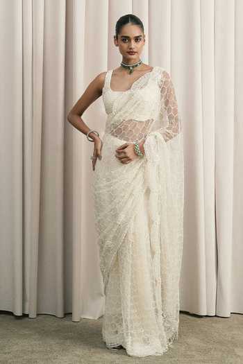 Istya Hexagonal Geometric Pattern Saree With Blouse 