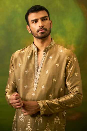 Buy Arihant Rai Sinha Gold Silk Geometric Woven Kurta Set Online at Aza Fashions Buy_Arihant Rai Sinha_Gold Silk Geometric Woven Kurta Set _Online_at_Aza_Fashions
