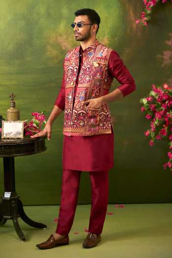 Arihant Rai Sinha Maroon Silk Bridal Woven Bundi Set at Aza Fashions Arihant Rai Sinha_Maroon Silk Bridal Woven Bundi Set _at_Aza_Fashions
