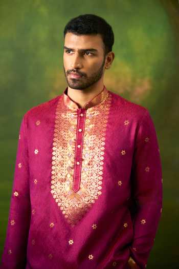 Arihant Rai Sinha Magenta Silk, Jacquard Geometric Pattern Kurta Set at Aza Fashions Arihant Rai Sinha_Magenta Silk, Jacquard Geometric Pattern Kurta Set _at_Aza_Fashions