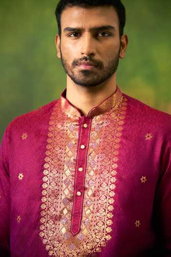 Buy Arihant Rai Sinha Magenta Silk, Jacquard Geometric Pattern Kurta Set Buy_Arihant Rai Sinha_Magenta Silk, Jacquard Geometric Pattern Kurta Set