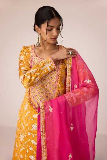 Shop Shyam Narayan Prasad Yellow , Organza, Chinon Scoop Neck Gota Embroidered Kurta Skirt Set Shop_Shyam Narayan Prasad_Yellow , Organza, Chinon Scoop Neck Gota Embroidered Kurta Skirt Set
