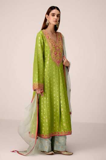 Shyam Narayan Prasad Green , Organza, Brocade V-neck Dori Embroidered Kurta Set Online at Aza Fashions Shyam Narayan Prasad_Green , Organza, Brocade V-neck Dori Embroidered Kurta Set _Online_at_Aza_Fashions