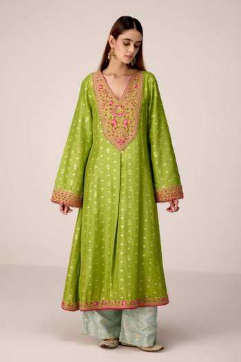 Shop Shyam Narayan Prasad Green , Organza, Brocade V-neck Dori Embroidered Kurta Set Online at Aza Fashions Shop_Shyam Narayan Prasad_Green , Organza, Brocade V-neck Dori Embroidered Kurta Set _Online_at_Aza_Fashions