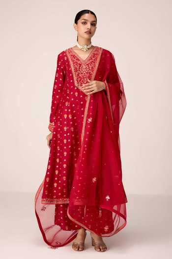 Shop Shyam Narayan Prasad Maroon , Brocade, Organza V-neck Dori Embroidered Kurta Set Online at Aza Fashions Shop_Shyam Narayan Prasad_Maroon , Brocade, Organza V-neck Dori Embroidered Kurta Set _Online_at_Aza_Fashions