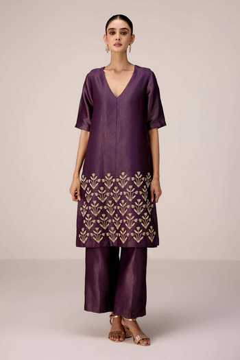 Shyam Narayan Prasad Purple Organza, Brocade V-neck Zardozi Work Kurta Set Online at Aza Fashions Shyam Narayan Prasad_Purple Organza, Brocade V-neck Zardozi Work Kurta Set _Online_at_Aza_Fashions