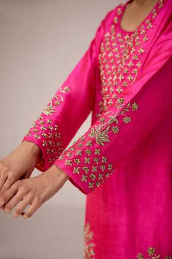 Shyam Narayan Prasad Pink Silk, Organza, Brocade Scoop Neck, Yes Zardozi Embroidered Kurta Set at Aza Fashions Shyam Narayan Prasad_Pink Silk, Organza, Brocade Scoop Neck, Yes Zardozi Embroidered Kurta Set _at_Aza_Fashions