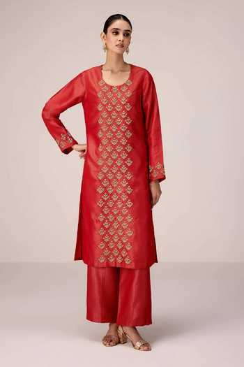 Shyam Narayan Prasad Red Organza, Brocade Round Neck Zardozi Embroidered Kurta Set at Aza Fashions Shyam Narayan Prasad_Red Organza, Brocade Round Neck Zardozi Embroidered Kurta Set _at_Aza_Fashions