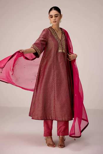 Buy Shyam Narayan Prasad Wine Organza, Brocade V-neck Zardozi Embroidered Kurta Set Online at Aza Fashions Buy_Shyam Narayan Prasad_Wine Organza, Brocade V-neck Zardozi Embroidered Kurta Set _Online_at_Aza_Fashions