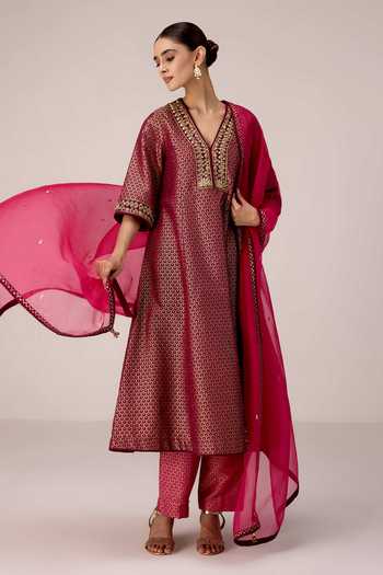Shop Shyam Narayan Prasad Wine Organza, Brocade V-neck Zardozi Embroidered Kurta Set Online at Aza Fashions Shop_Shyam Narayan Prasad_Wine Organza, Brocade V-neck Zardozi Embroidered Kurta Set _Online_at_Aza_Fashions